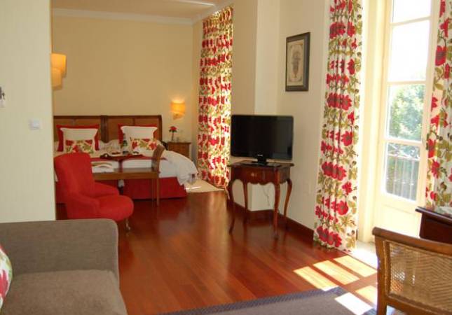 Los mejores precios en Hotel La Casona de la Paca. El entorno más romántico con nuestra oferta en Asturias